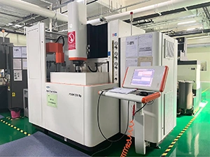 정밀 전기 방전 가공(EDM)